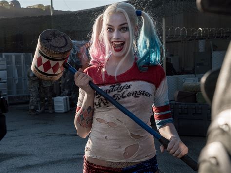 margot robbie sexy images|Suicide Squad: Sexy Margot Robbies 7 HOTTEST scenes of all。